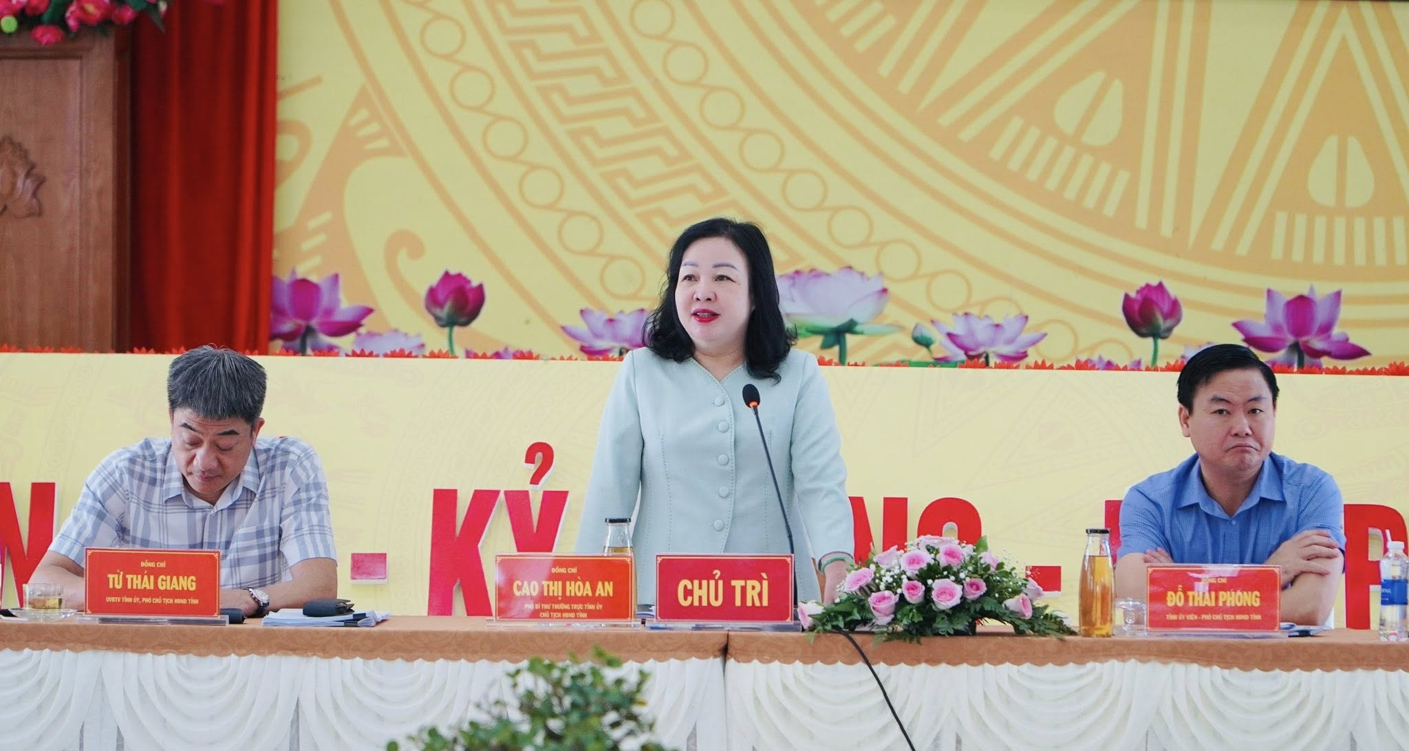 Thường trực HĐND tỉnh Đắk Lắk làm việc với Thường trực HĐND 15 xã, phường